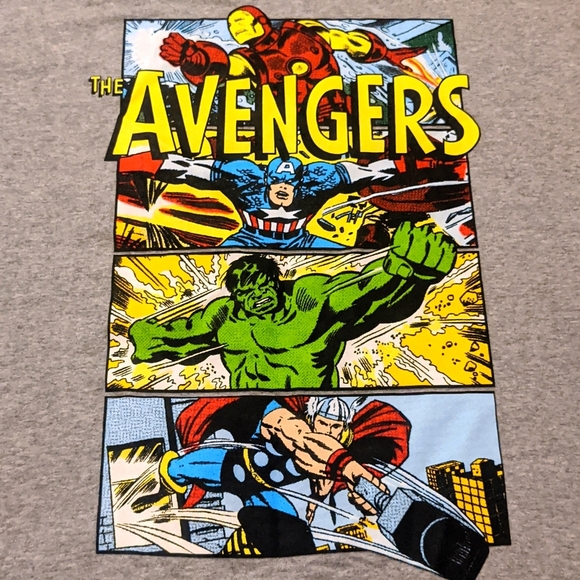 THE AVENGERS graphic tee NWT - Picture 1 of 9